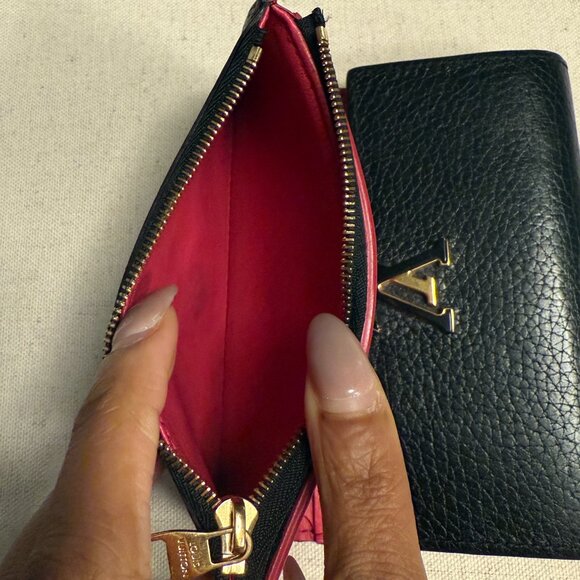 Louis Vuitton Capucines Compact Wallet - Picture 8 of 14